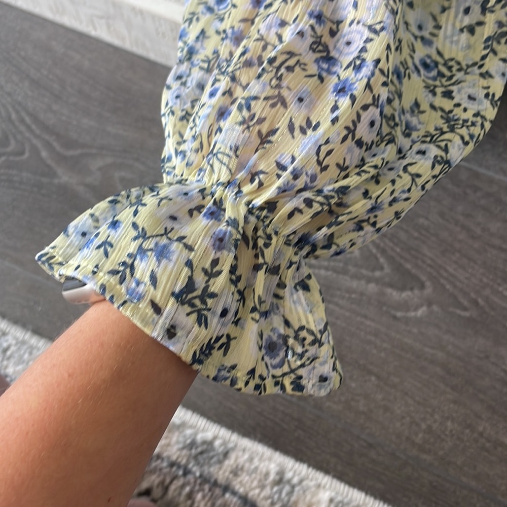 Spring blouse - Picture 2 of 5